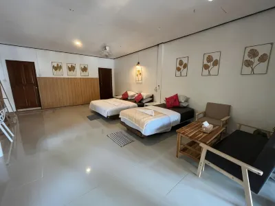 Chomjan Resort Hotels near Ko Phayam