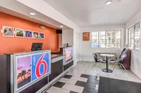 Motel 6 Visalia, CA Các khách sạn ở Visalia