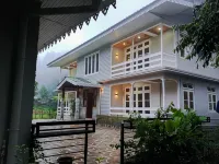 The Alpine Jungle Stay Các khách sạn gần Teju Stationery Shop