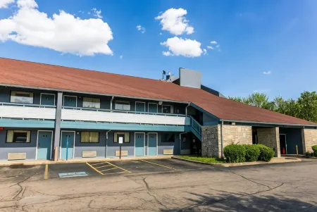 Super 8 by Wyndham Cincinnati/Springdale Oh Отели в г. Спрингдейл