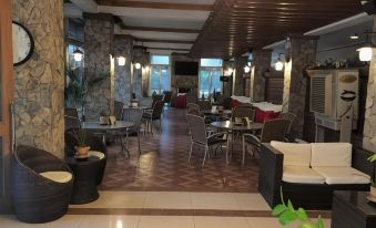 Chocolate and Berries Hotel