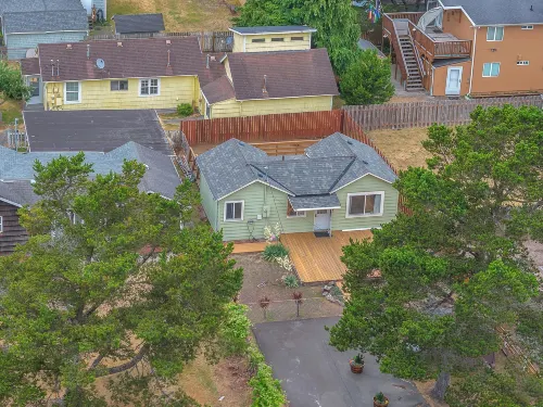 Cozy Cottage with Deck and Fireplace - Charming Coastal Escape