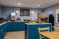 AmericInn by Wyndham Williamsburg Hotels in Iowa County