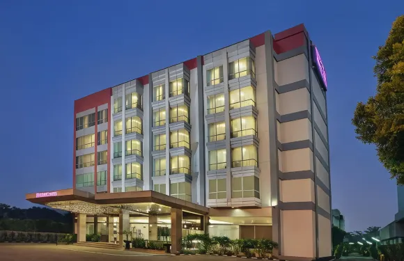 坤甸市中心美居酒店