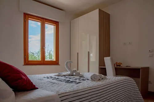 Thea Apartament Superior with Wonderful Lake Views - 2-Star