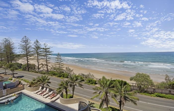 Clubb Coolum Beach Resort Sunshine Coast