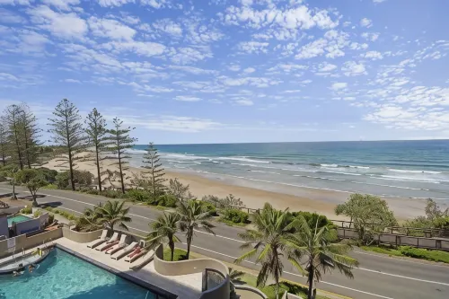 Clubb Coolum Beach Resort Sunshine Coast