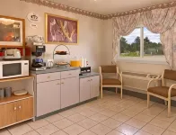 Super 8 by Wyndham Wooster