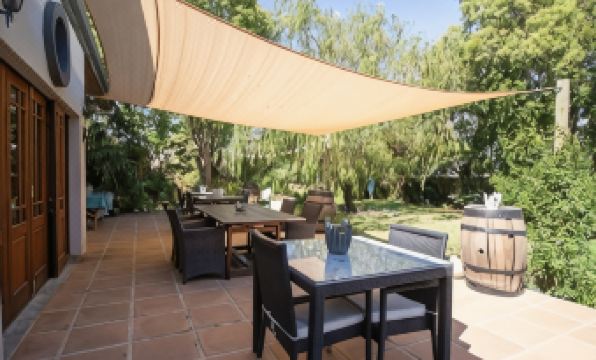 B&B Sauvignon Country Lodge - Housity