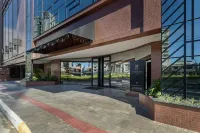 Mhfbs Edifício Moderno Piscina Vista Mar