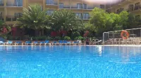 Hotel Univers - ที่มีสระว่ายน้ำ