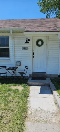 Small charming 1 bedroom duplex in Elko's tree streets neighborhood
