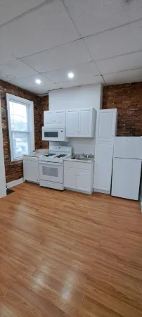 Charle's Village Cozy Studio, Отели рядом с достопримечательностью «Библиотека Джордж Пибоди»