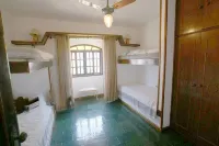 COMFORTABLE AND EQUIPPED HOUSE NEAR THE CENTER AND THE BEACH - 4 BEDROOMS (2 SUITES)