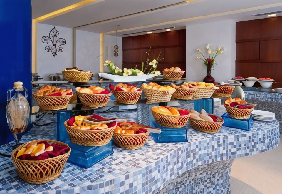 Al Hamra Hotel Dubai Over view