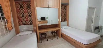 Rumah Dempo Syariah by Zuzu Hotels near Sarana Aquatic Ptk
