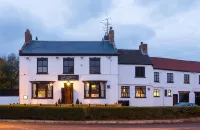 格蘭瑟姆阿姆斯飯店 伊辛沃爾德住宿飯店