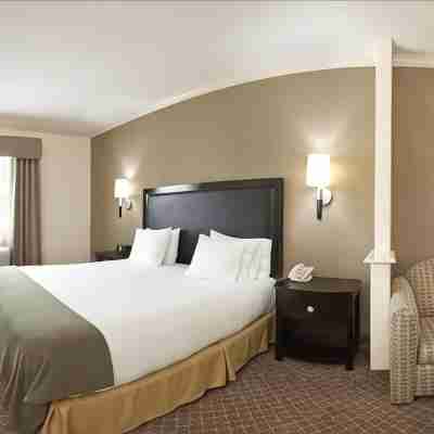 Aspen Grand Hotel LaPorte Rooms