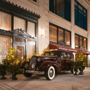 Roost Detroit Отели рядом с достопримечательностью «Здание театра «Фокс»»