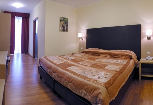 Hotel Miami - Housity