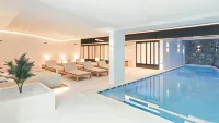سكلوس هوتل إستشجل - مسبح