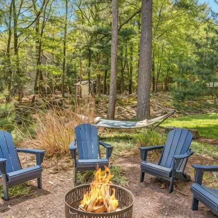 Mins to Skiing! Hot Tub-Fire Pit-Hammock-BBQ-Games