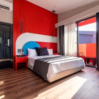 Lucky Monkey Midi Hotels near Shemall Shopping Centre