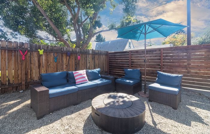 Bright Vibes Home- Sleeps 8- 1 Block to University- Pacman, BBQ, Indoor Gym