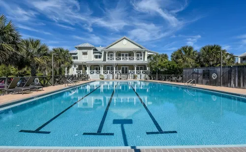 * Gorgeous Bay Views, 2 Incredible Community Pools, Pet Friendly, Sleeps 1 - Beach