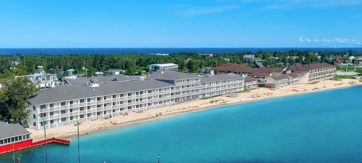 Hamilton Inn Select Beachfront Mackinaw City Hotels in Cheboygan County