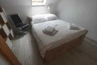 Ferienwohnung Erika · Nature & Peace in Lausitz · 3 Rooms, 8 Guests - 民宿
