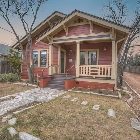 Charming Craftsman Home!-2 Blks from Main St!