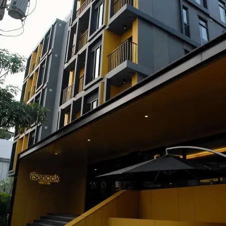 ISanook Bangkok Отели рядом с достопримечательностью «Банг Рак»