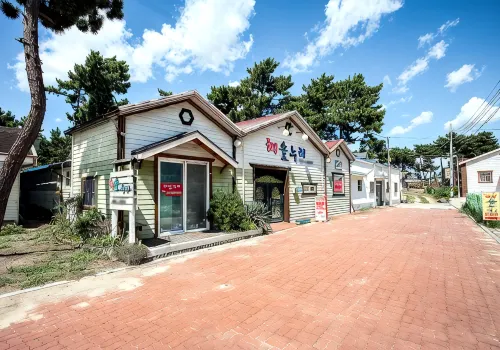 Taean Haesolnuri Pension - Pet friendly