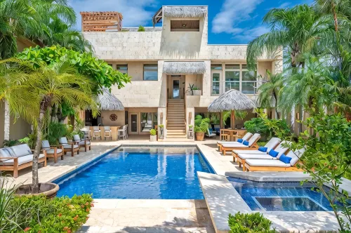 Private Luxurious Beachfront Villa with Chef, Household Staff, Concierge - Villas