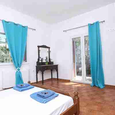 Corfu Seaside Cottage - Private Garden Retreat Rooms