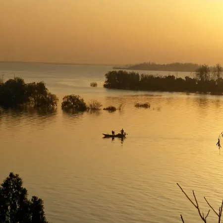 Xibaipo Jinbo Lake Guest House