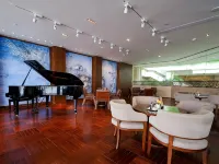 White Swan Hotel - 5-Star