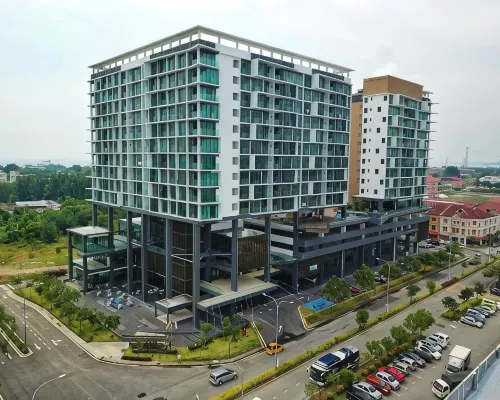 D'Wharf Hotel & Serviced Residence Hotels near Oceanic Mall