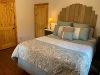 NEW Luxury Cabin in Green River Highlands 5 minutes to TIEC-Private/Gated