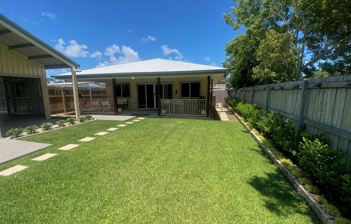 Brand New 2BR Coastal Home w/ Outdoor Entertaining – 350m to Beach, Pier & cafes