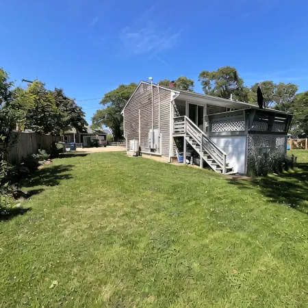 Walk to downtown Edgartown in quiet neighborhood - Perfect Location!