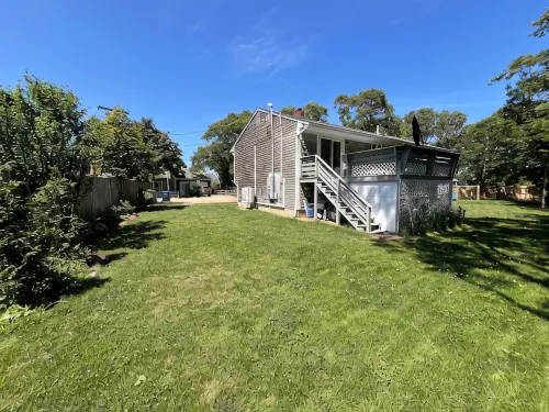 Walk to downtown Edgartown in quiet neighborhood - Perfect Location!