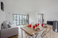 Lovely Flat in the 16th Arrondissement Hotels in Paris