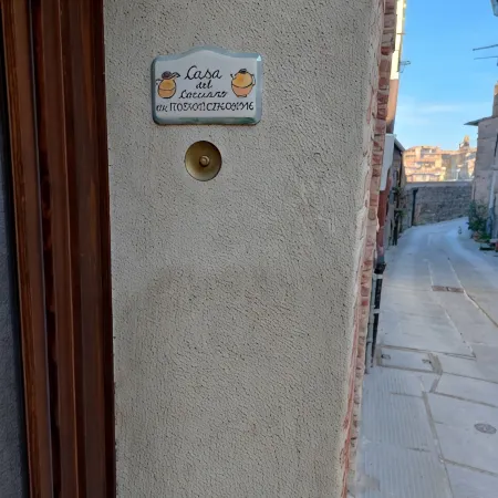 Casa del Cocciaro - independent apartment in the old town, on ground floor