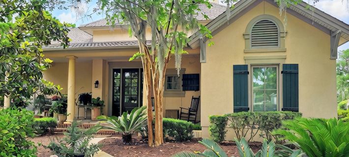 Live Oaks Cottage - Golf Course Views & Lowcountry Charm in Bluffton, SC Hotels in Bluffton