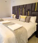 4-Bed House | Near Airport/Solar/Borehole/Secure/Family hol/Business trip/Events - 4-Star