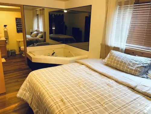 Waters Edge Condo -2 bed 2 bath