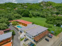 Hermosa Paradise Hotels near Coco Beach