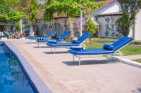 Blue Waters Lake Resort - 수영장